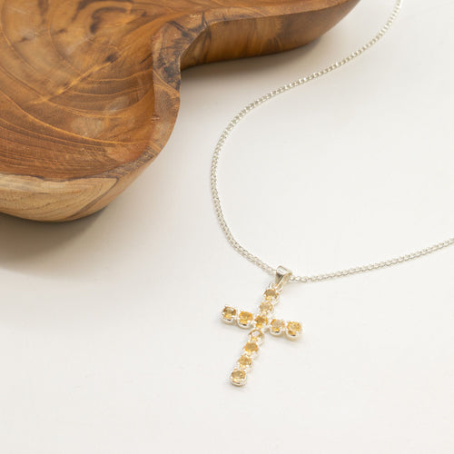 Pendentif Dévotionnel Indien Plaqué Argent – Croix en Citrine (chaîne 45 cm)