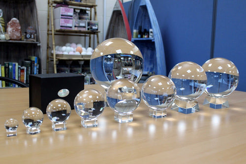 Boule de Cristal sur Socle – 60 mm