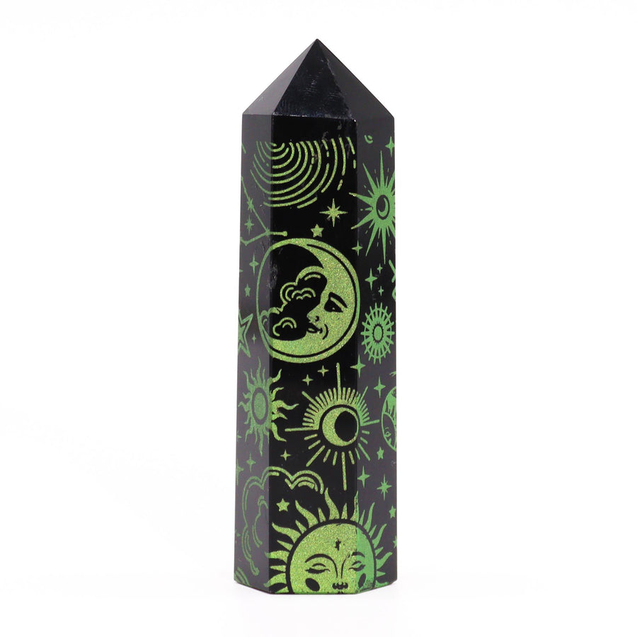 Obélisque en Obsidienne Noire – Symboles Lunaires Vert Forêt (~9 cm)