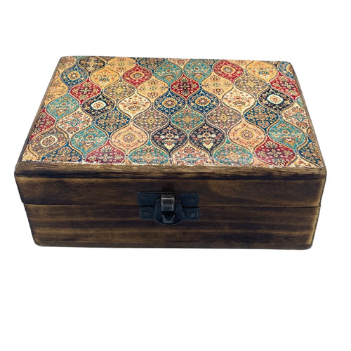 Boîte en Bois Émaillé 15x10x6 cm – Motif Traditionnel