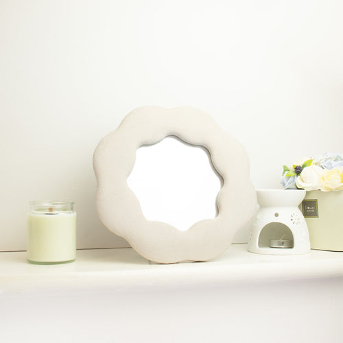 Miroir en Velours Fleur – Beige Pierre