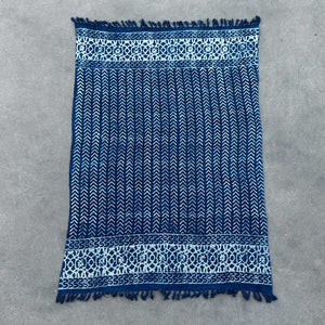 Jeté de Canapé Indigo en Coton Motif Flèches – 170 x 120 cm