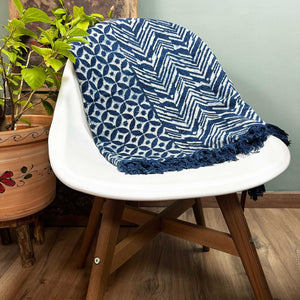 Jeté de Canapé Indigo en Coton Motif Vagues – 170 x 120 cm